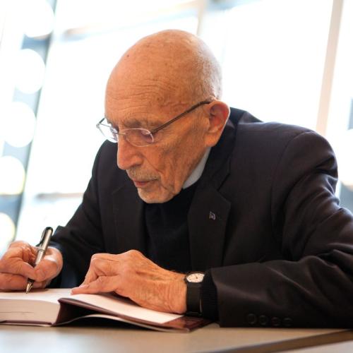 Photo of  Victor Fischer